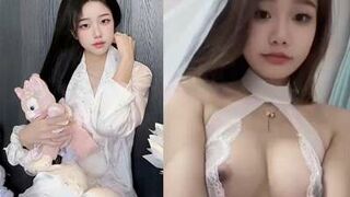 Cực Phẩm Hàng Vip Chỉ Đại Gia Có Tiền Mới Đút Cặc Nổi