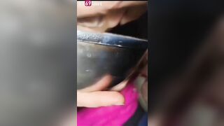Độc lạ em ăn mì còn lấy chim anh chấm mút