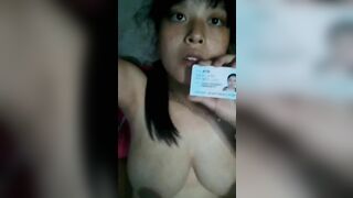 Em gái China quay clip thủ dâm show thẻ căn cước vay tiền