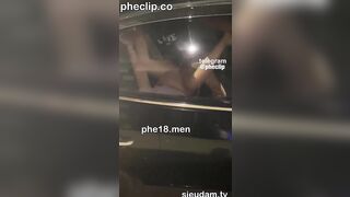 Vcl dừng xe trên cao tốc Phát hiện 2 e học sinh djt nhau trên xe