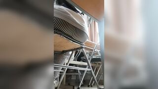 Quay trộm em sinh viên 2k4 trong lớp học dáng cực dâm