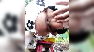 Nịnh mãi em mới ra vườn tự sướng cho 1 video