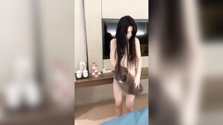 Cặp đôi vào nhà nghỉ ăn mừng 18 tuổi