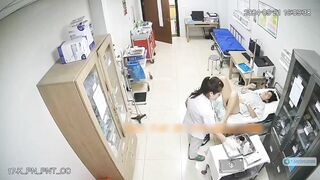 Bệnh viện đặt camera quay lén chị em khám phụ khoa