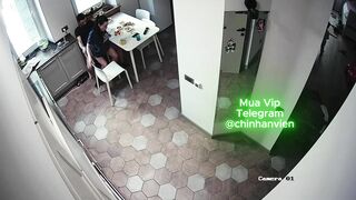 Hack camera Vợ chồng trốn con ra phòng bếp địt nhau cực nứng