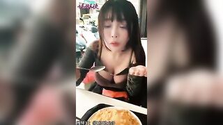 Độc lạ, Đang ăn Cơm rang mà Bóp vú nên vào nhà nghỉ djt nhau luôn
