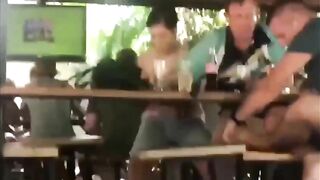 Móc lồn người yêu giữa chốn đông người