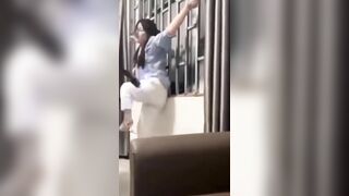 Em gái bị bọn campuchia chích điện vào lồn vì k chịu đi khách