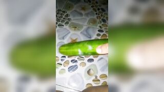 Vừa Thủ Dâm Trong Nhà Tắm Vừa Nói Chuyện Với Người Nhà Phần 2