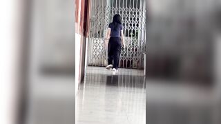 Quay lén mông mấy em gái xinh ở trường Đại Học