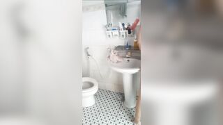 Quay lén MB tắm p2