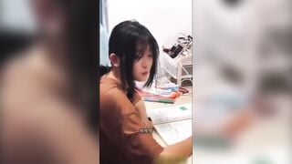 Gại địt đứa em họ hàng ngon vú to lồn múp bắn tinh đầy lồn