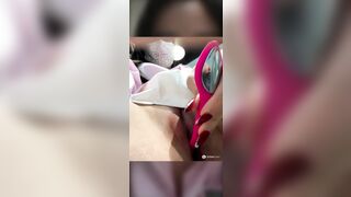 E gái thủ dâm ngoài đường