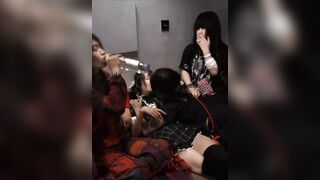 Mấy em học sinh loli  thích chơi les tập thể dâm đãng