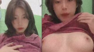 Clip Hot Gái Mới Lớn Se Đầu Dú Căng Cứng Trong Nhà Tắm