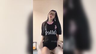 Sinh viên mình dây vú to lồn non khoe hàng thủ dâm