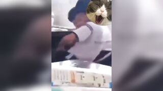 Bắc sóc bỏ lọ ngay tại lớp