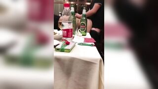Clip Hot Nhậu Phòng Vip Thanh Niên Húp Trọn Con Hàu Sữa Của Em Tiếp Thị Bia