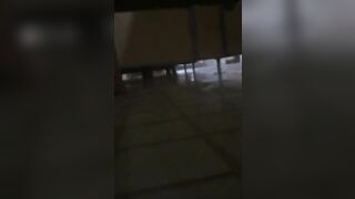 Quay lén 2 em sinh viên tắm