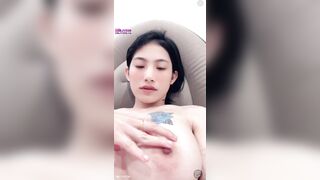 Seri thủ dâm idol Huỳnh Bảo Trân khoe cặp vú to khủng của mình