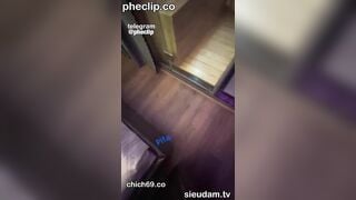 Dẫn em đi ăn, Lén sờ lồn bóp vú ở quán được E nó cho djt nhau