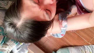 Bắn lên mặt con vợ chửa