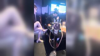 Full địt nhau thác loạn với các e nhân viên trong quán Karaoke