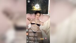Cô trang siêu 3 vòng dạy các em buổi học về sex