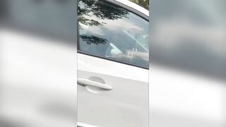 Xe cộ hôm nay chả hiểu sao đánh lái mãi mà k chạy cứ giật giật