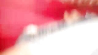 Lớp trưởng hết tiền quay video kiếm tiền