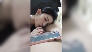 Con bạn ở nhà Cứ mặc Đồ ngủ SEXY là nứng cặc vkl ra
