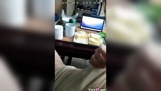 Được hôm con bạn rủ xem phim tranh thủ đóng phim vớ con bạn lồn múp không lông