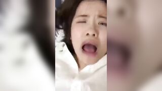 Lần đầu trải nghiệm con cu 20 cm em gái sướng quá trợn mắt lè cả cưỡi ra rên la