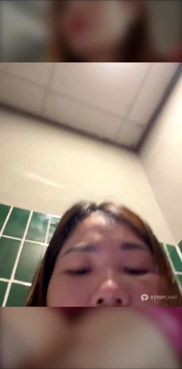 Chị Emily_9xx thủ dâm cực nứng phần 2