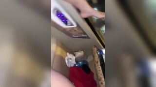 Địt con bạn thân đang về quê trên xe khách lồn múp nhiều nước
