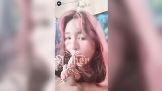 Gái xinh mới lớn làm đi bú cặc khách hàng dâm đãng