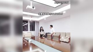 Địt em thư kí mặt dâm trong phòng họp lồn non
