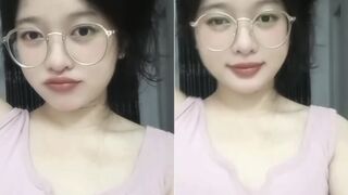 Em học sinh chubby vú to lồn non móc lồn dâm đãng chảy nước