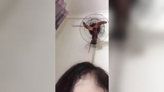 Shock, Lén Móc lồn khoe Vú gửi trai Cạnh con bạn thân xem điện thoại