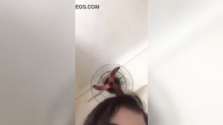 Shock, Lén Móc lồn khoe Vú gửi trai Cạnh con bạn thân xem điện thoại