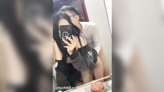 Cẩn thận khi cho bạn mượn điện thoại, ThgSV leak clip djt nhau của bạn
