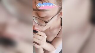 E Quỳnh Mai 2k bú cu người lạ nuốt trọn tinh trùng không còn 1 giọt