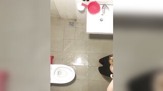 Quay Lén Nhìn Em Tắm Tự Nhiên Tháy Nứng Quá Phần 18