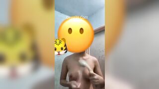Em xinh cam thủ dâm với ny