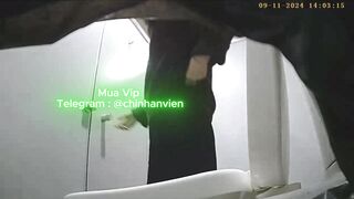 Seri Quay Lén Các Em Văn Phòng Đi Tè