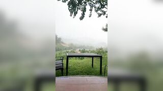 MMlive sanzai2 trời mưa chui vào mái hiên móc lồn có ai đi qua gọi vào địt luôn dâm v