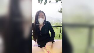 MMlive sanzai2 trời mưa chui vào mái hiên móc lồn có ai đi qua gọi vào địt luôn dâm v