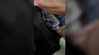 Anh trai đeo kính đụ em chó to con
