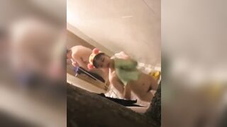 Quay lén mấy em gái phòng bên tắm hàng ngon vkl