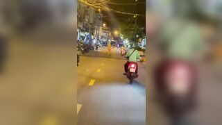 Shock, Full Clip E gái Nga Khoả thân Ở Đà Nẵng và cái kết